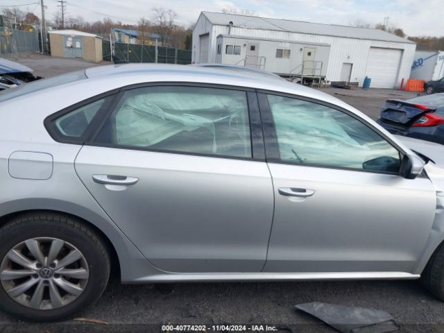 1VWAT7A32FC044227 Volkswagen Passat 1.8t Wolfsburg Edition