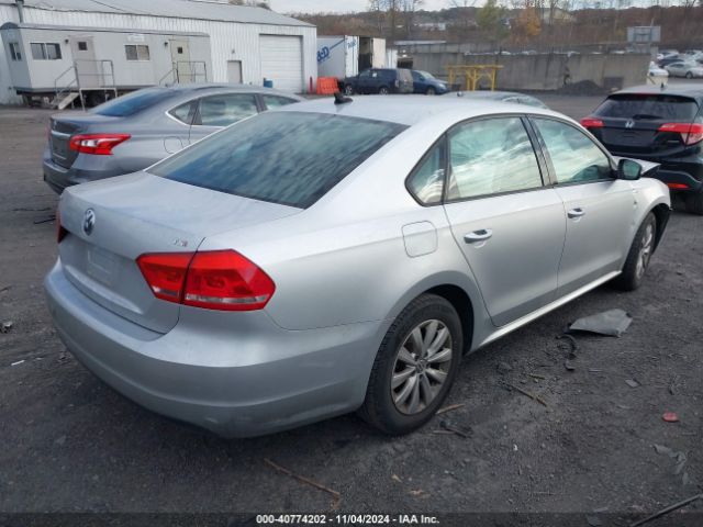 1VWAT7A32FC044227 Volkswagen Passat 1.8t Wolfsburg Edition