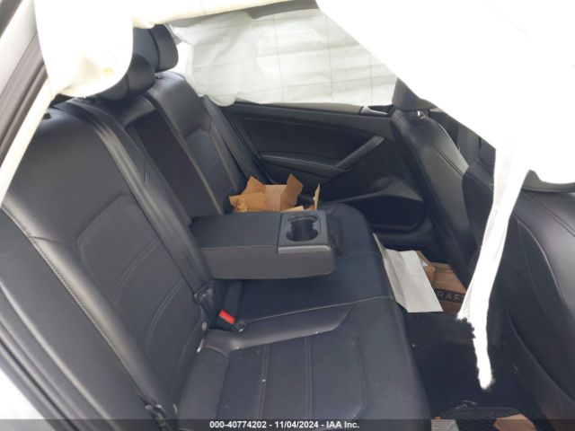 1VWAT7A32FC044227 Volkswagen Passat 1.8t Wolfsburg Edition