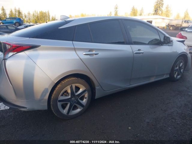 JTDKARFU8G3520752 Toyota Prius Three Touring