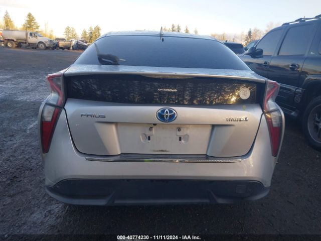 JTDKARFU8G3520752 Toyota Prius Three Touring