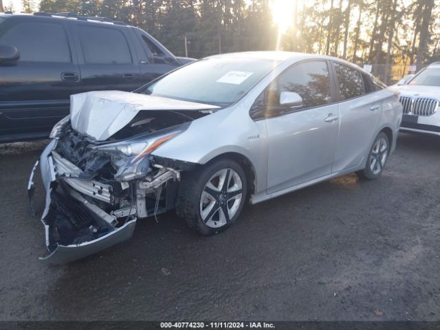 JTDKARFU8G3520752 Toyota Prius Three Touring