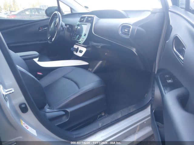 JTDKARFU8G3520752 Toyota Prius Three Touring