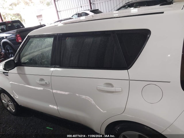 KIA Soul 2016 KNDJN2A21G7400717 Image 14