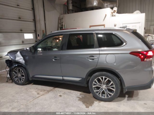 JA4AZ3A32JJ000298 Mitsubishi Outlander Sel