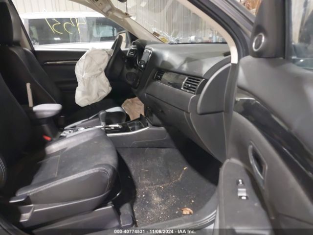 JA4AZ3A32JJ000298 Mitsubishi Outlander Sel