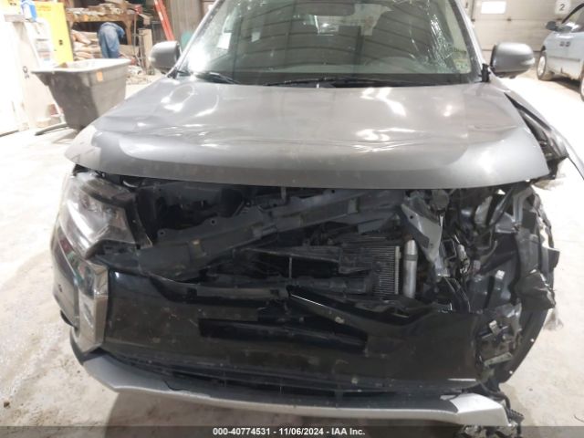 JA4AZ3A32JJ000298 Mitsubishi Outlander Sel