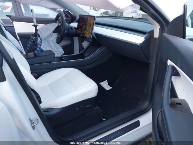 2021 TESLA MODEL Y 5YJYGDEE8MF075417 Photo 4