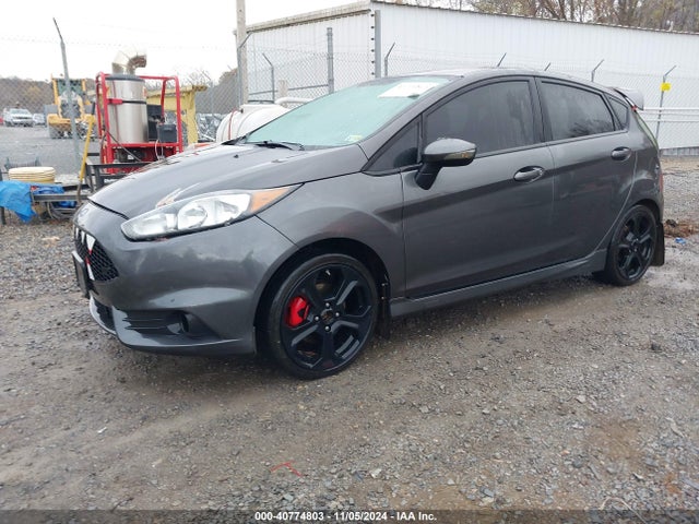 Ford FIESTA ST 2018 3FADP4GX0JM118397 Image 2
