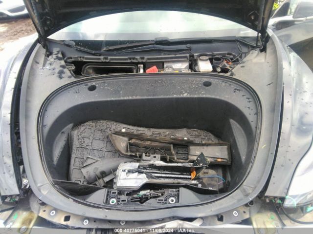 5YJ3E1EA3JF044096 Tesla Model 3 Long Range/mid Range