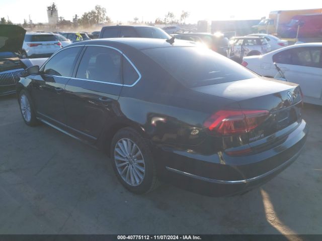 1VWBT7A3XHC011676 Volkswagen Passat 1.8t Se