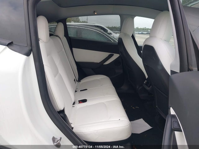 2021 TESLA MODEL Y 5YJYGDEE1MF243687 Photo 7