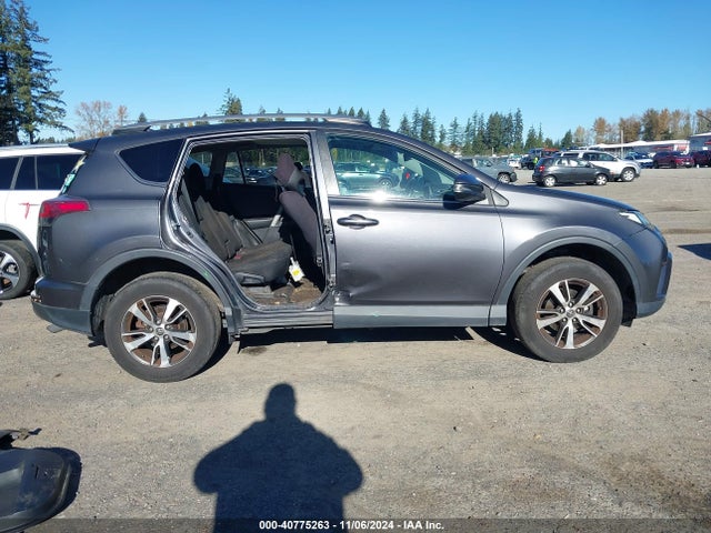 Toyota Rav4 Xle 2017 2T3WFREV9HW335900 Image 13