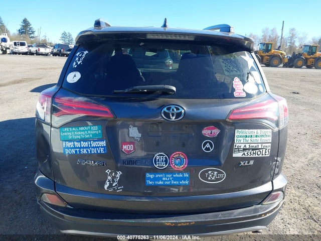 Toyota Rav4 Xle 2017 2T3WFREV9HW335900 Image 16