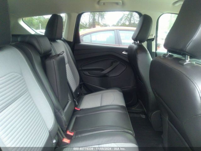 1FMCU0GDXJUA47925 Ford ESCAPE SE