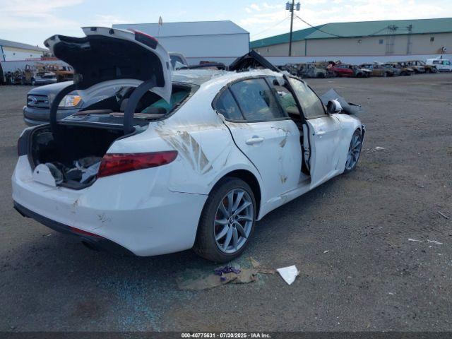 2023 ALFA ROMEO GIULIA ZARFAMAN5P7671681 Photo 3