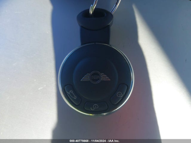 2012 MINI COOPER WMWSU3C53CT261791 Photo 10