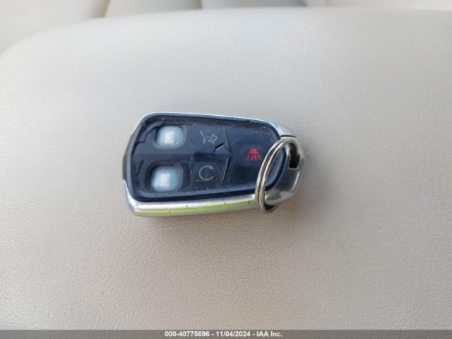 1GYKNARSXHZ111693 Cadillac Xt5 Standard
