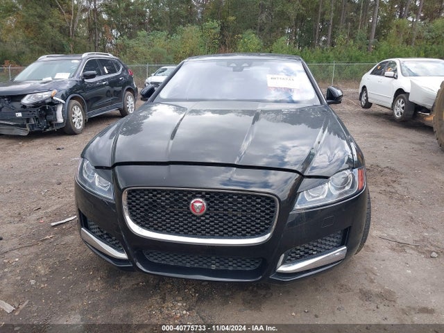 2017 JAGUAR XF SAJBD4BV9HCY46541 Photo 5