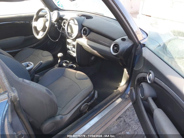 2009 MINI COOPER S WMWMS33529TY50306 Photo 4