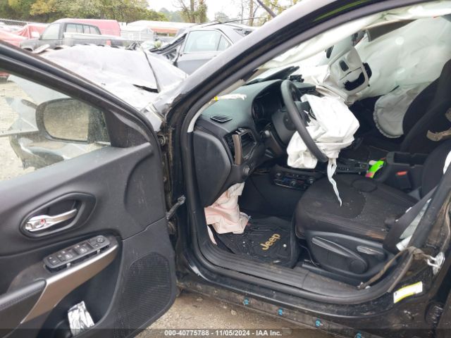1C4PJLCB2LD586451 Jeep Cherokee Latitude Fwd