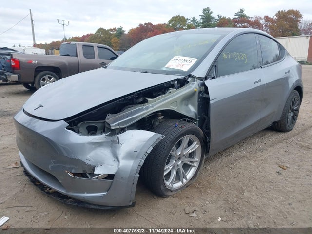 2024 TESLA MODEL Y 7SAYGDEE9RA287962 Photo 1