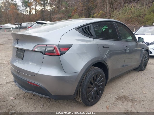 2024 TESLA MODEL Y 7SAYGDEE9RA287962 Photo 3