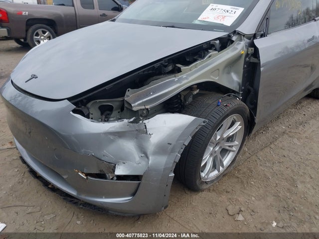 2024 TESLA MODEL Y 7SAYGDEE9RA287962 Photo 5