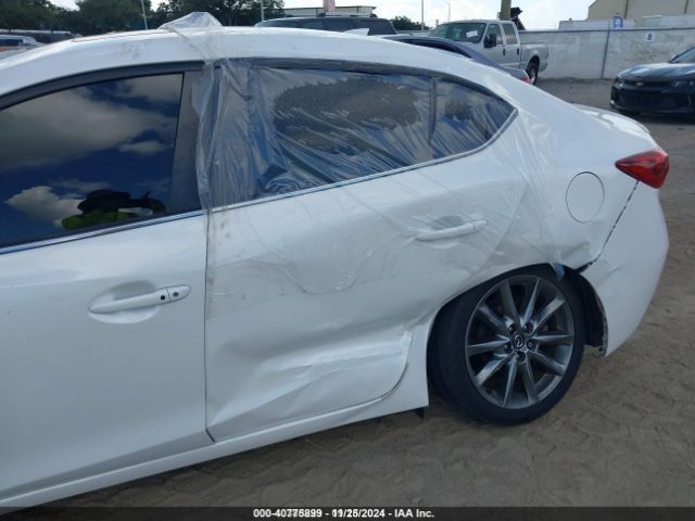 3MZBN1V33JM229738 Mazda Mazda3 Touring