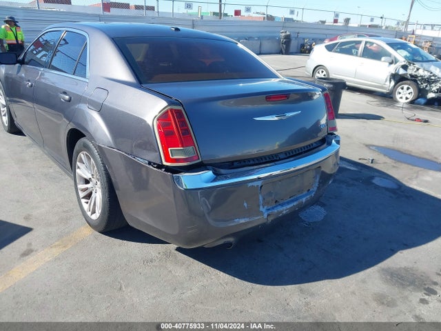 Chrysler 300 2014 2C3CCAAG4EH200747 Image 17