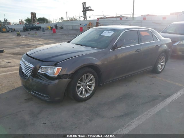 Chrysler 300 2014 2C3CCAAG4EH200747 Image 2