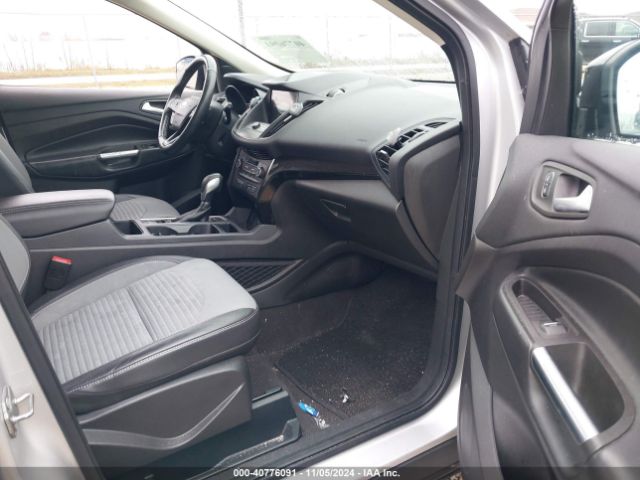 1FMCU9GD1KUC33682 Ford ESCAPE SE