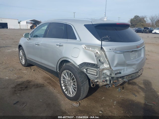 2017 CADILLAC XT5 1GYKNDRS6HZ139802 Photo 2