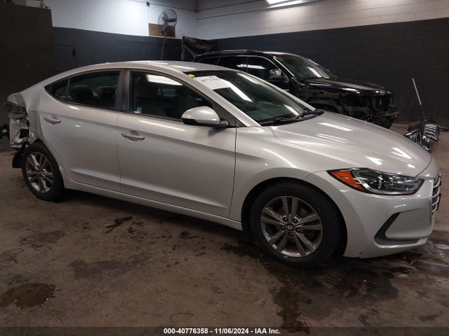 2018 5NPD84LF4JH328219 main image