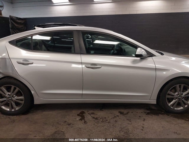 Hyundai ELANTRA SEL 2018 5NPD84LF4JH328219 Image 14