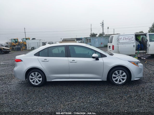 Toyota COROLLA LE 2022 5YFEPMAE5NP339885 Image 13