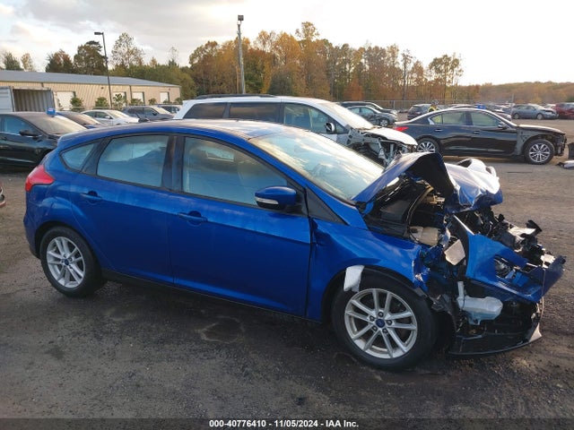 Ford FOCUS SE 2018 1FADP3K25JL308848 Image 1