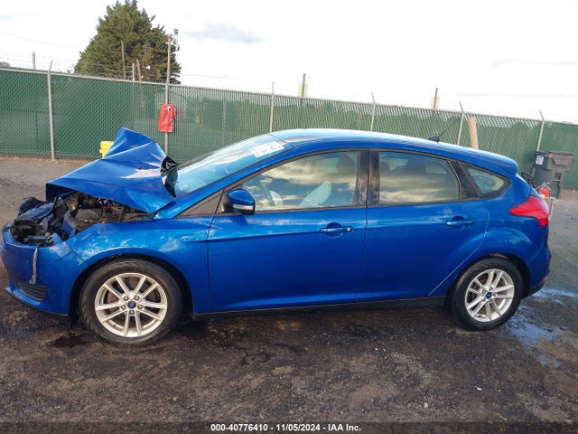 Ford FOCUS SE 2018 1FADP3K25JL308848 Image 15