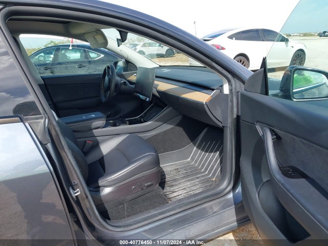 2020 TESLA MODEL Y 5YJYGDEE0LF016778 Photo 4