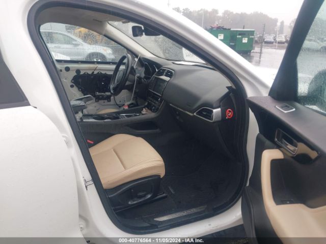 SADCJ2BV6HA092448 Jaguar F-pace 35t Premium