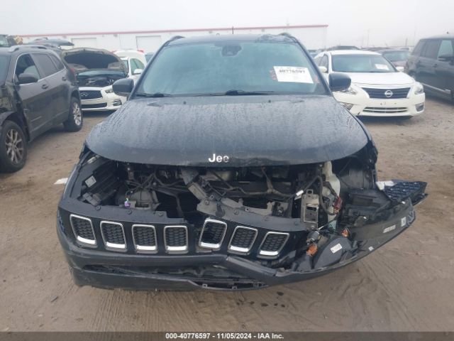 3C4NJCCBXJT358633 Jeep Compass Limited Fwd