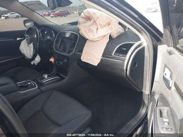 2C3CCAAG3KH606031 Chrysler 300 Touring