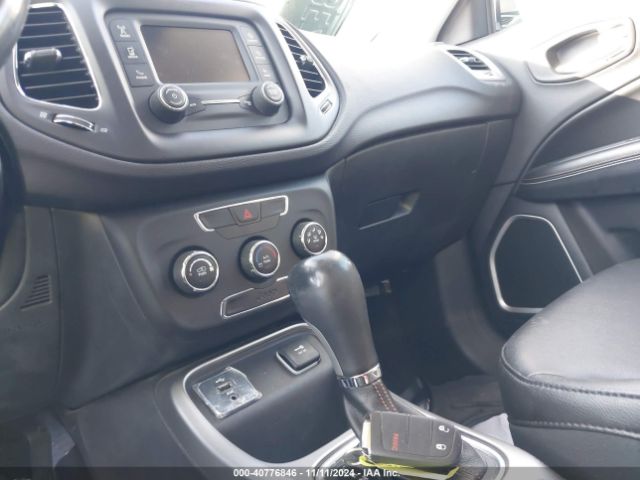 3C4NJCBB2JT466536 Jeep Compass Latitude Fwd