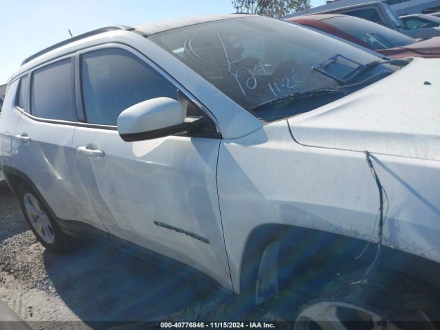 3C4NJCBB2JT466536 Jeep Compass Latitude Fwd