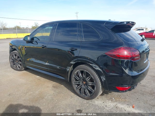 2013 PORSCHE CAYENNE WP1AD2A26DLA75518 Photo 2