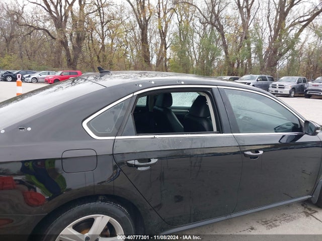 1VWBS7A3XFC009233 Volkswagen Passat 1.8t Se