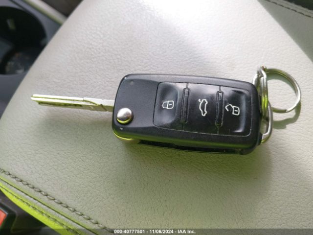 1VWAT7A38HC070298 Volkswagen Passat 1.8t S