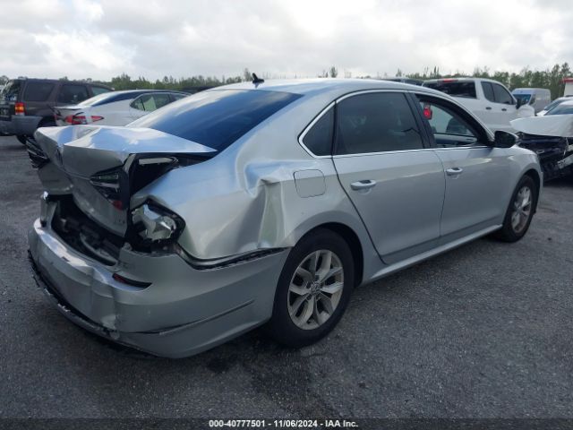 1VWAT7A38HC070298 Volkswagen Passat 1.8t S