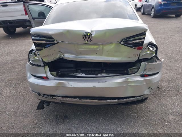 1VWAT7A38HC070298 Volkswagen Passat 1.8t S