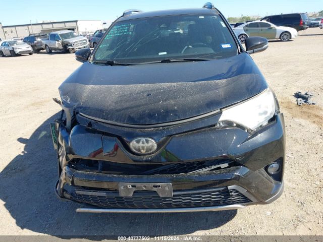 2T3NFREV7JW432451 Toyota RAV4 SE